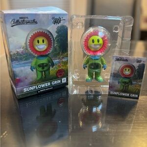 Sunflower Grin Action Figure by Mindstyle x Rob English- NWT.